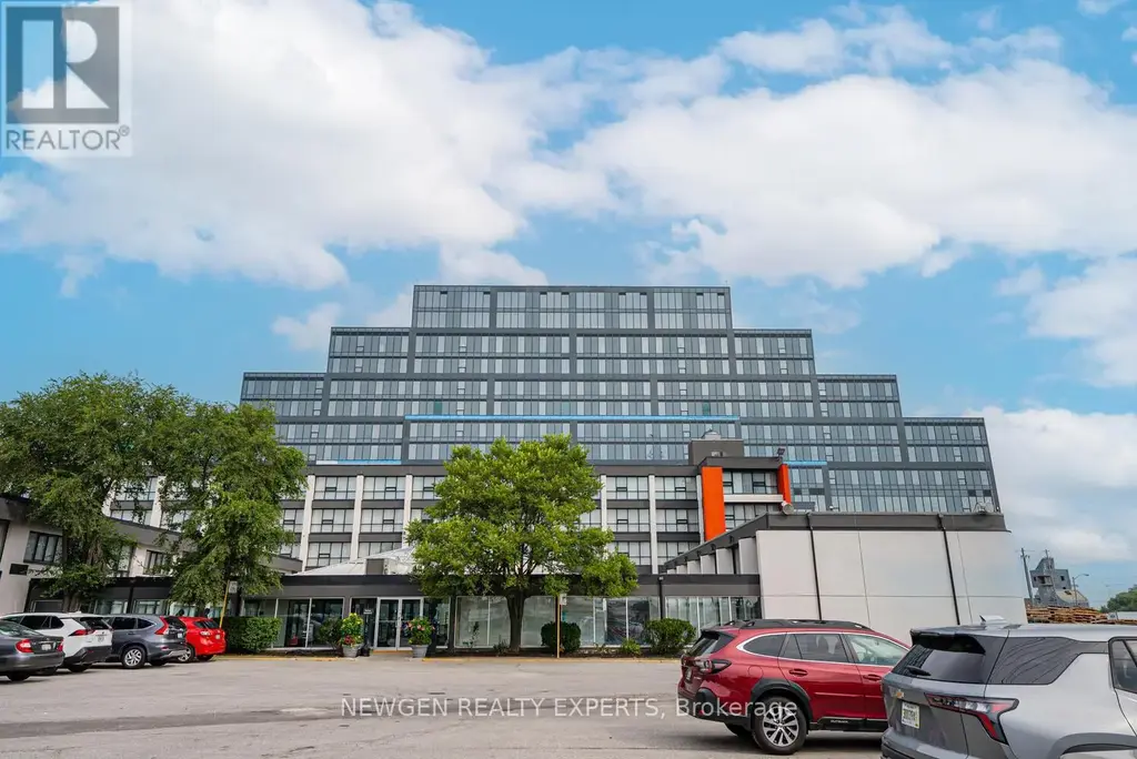 319 - 996 Martin Grove Road, Toronto (West Humber-Clairville)